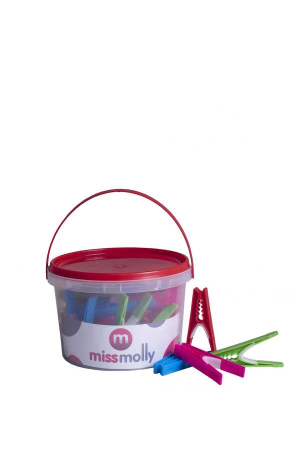 32 Pegs in a Bucket
